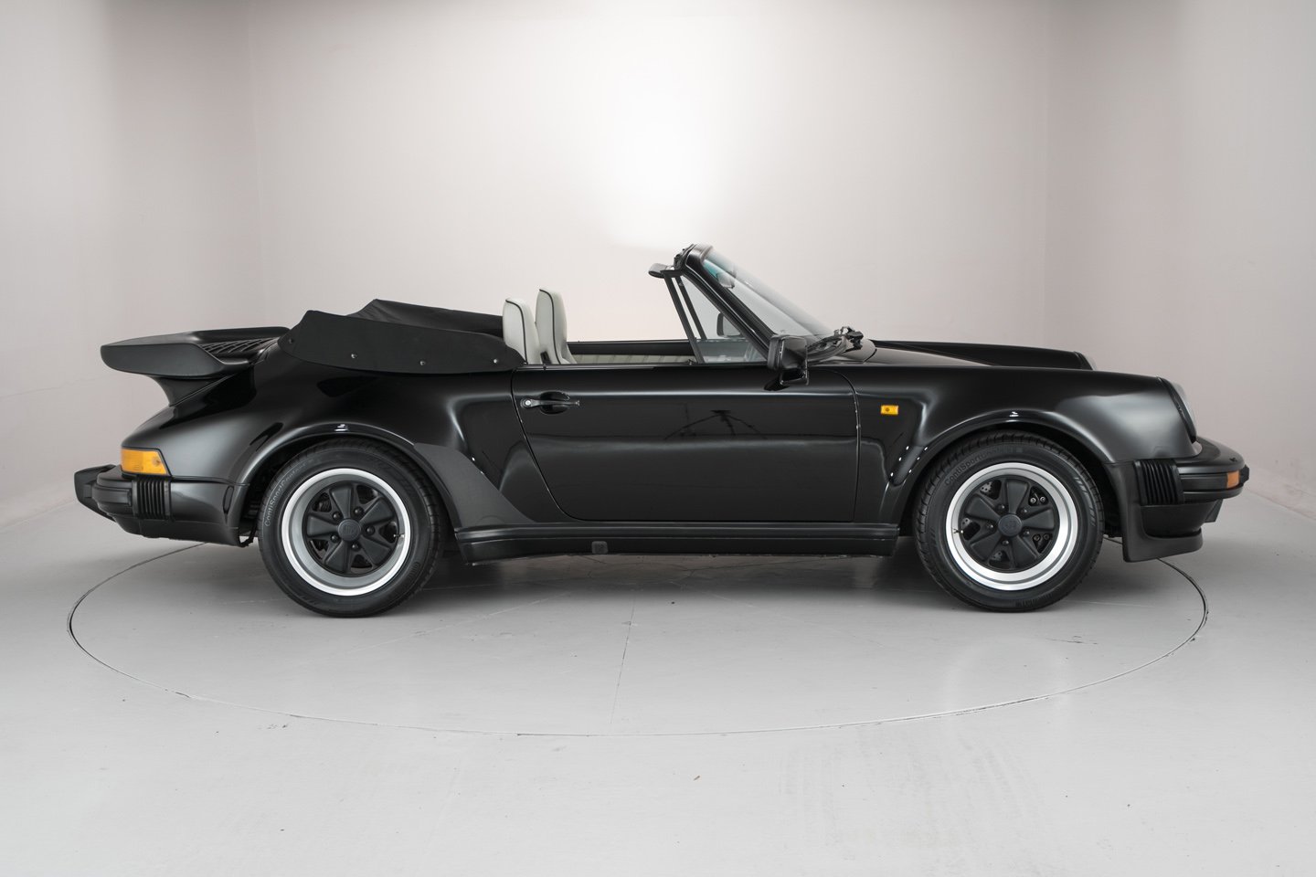 Classic Car PR: Porsche 911 Turbo